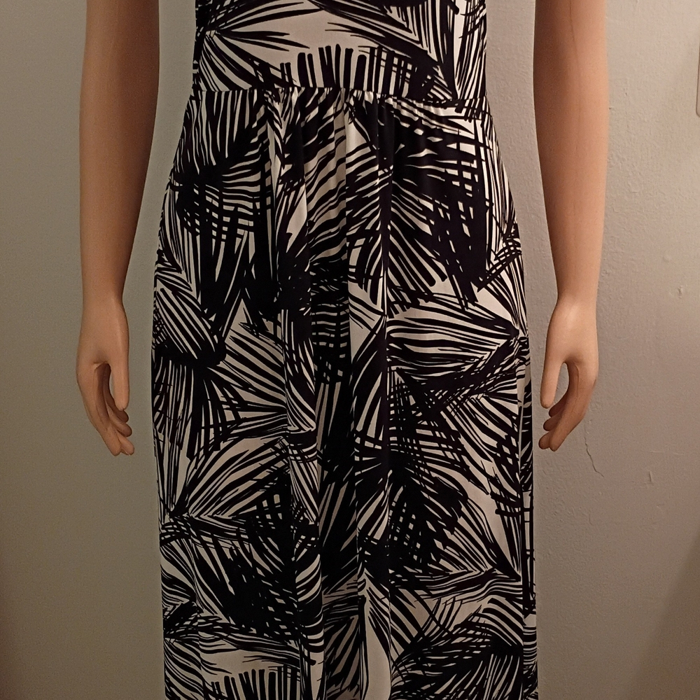 London Times Black and White Palm Leaf Dress